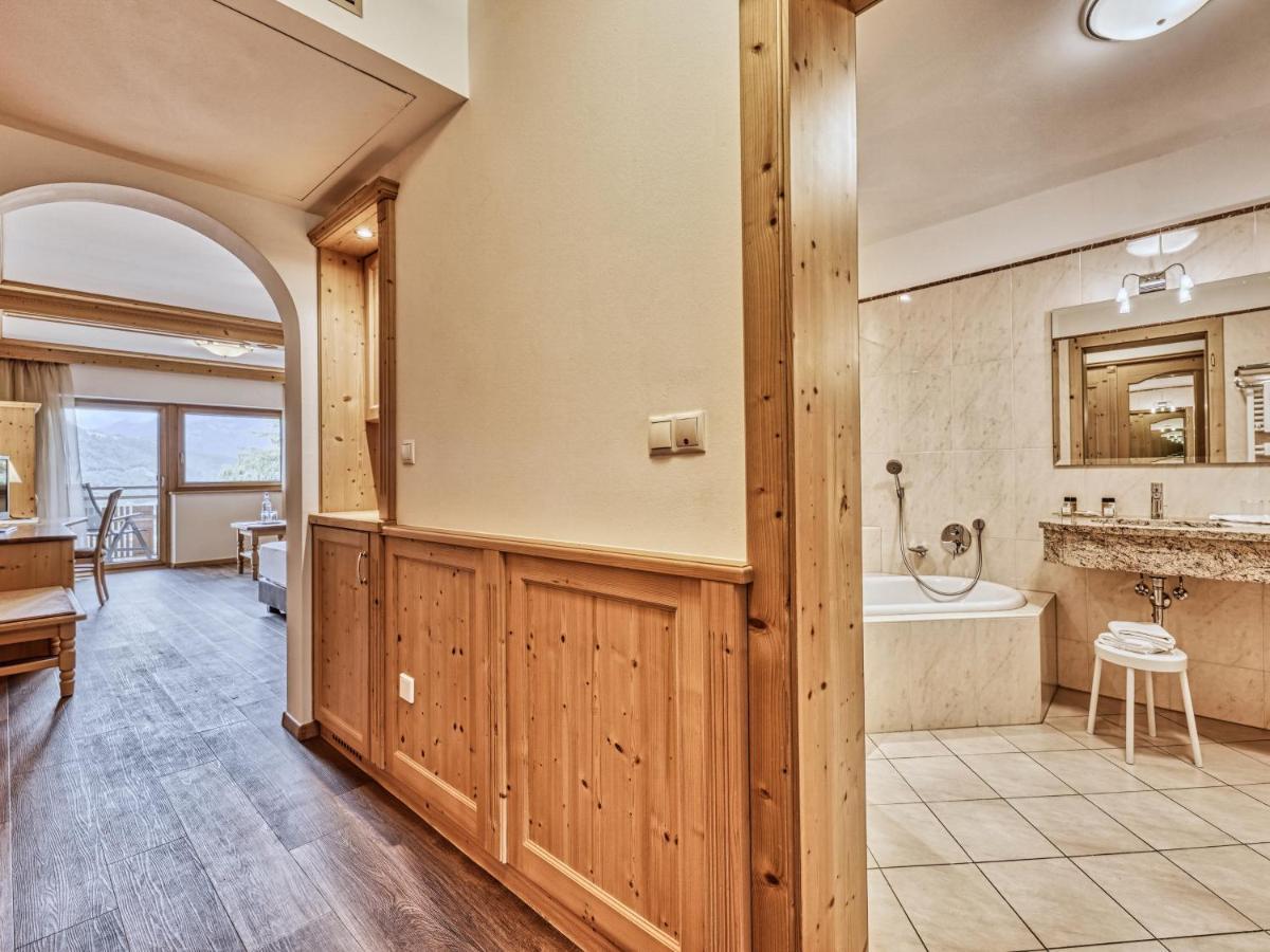 Hotel Traubenheim Tirolo Zewnętrze zdjęcie