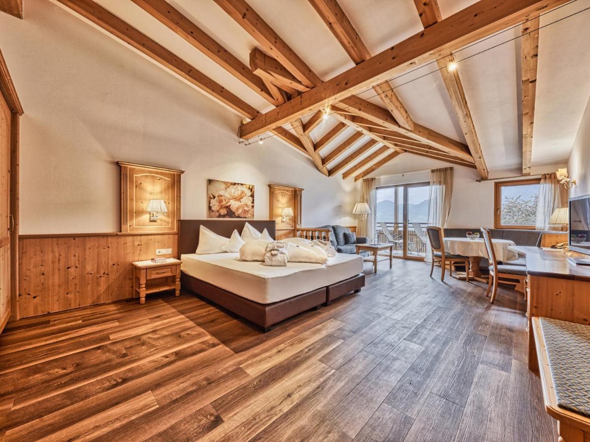 Hotel Traubenheim Tirolo Zewnętrze zdjęcie